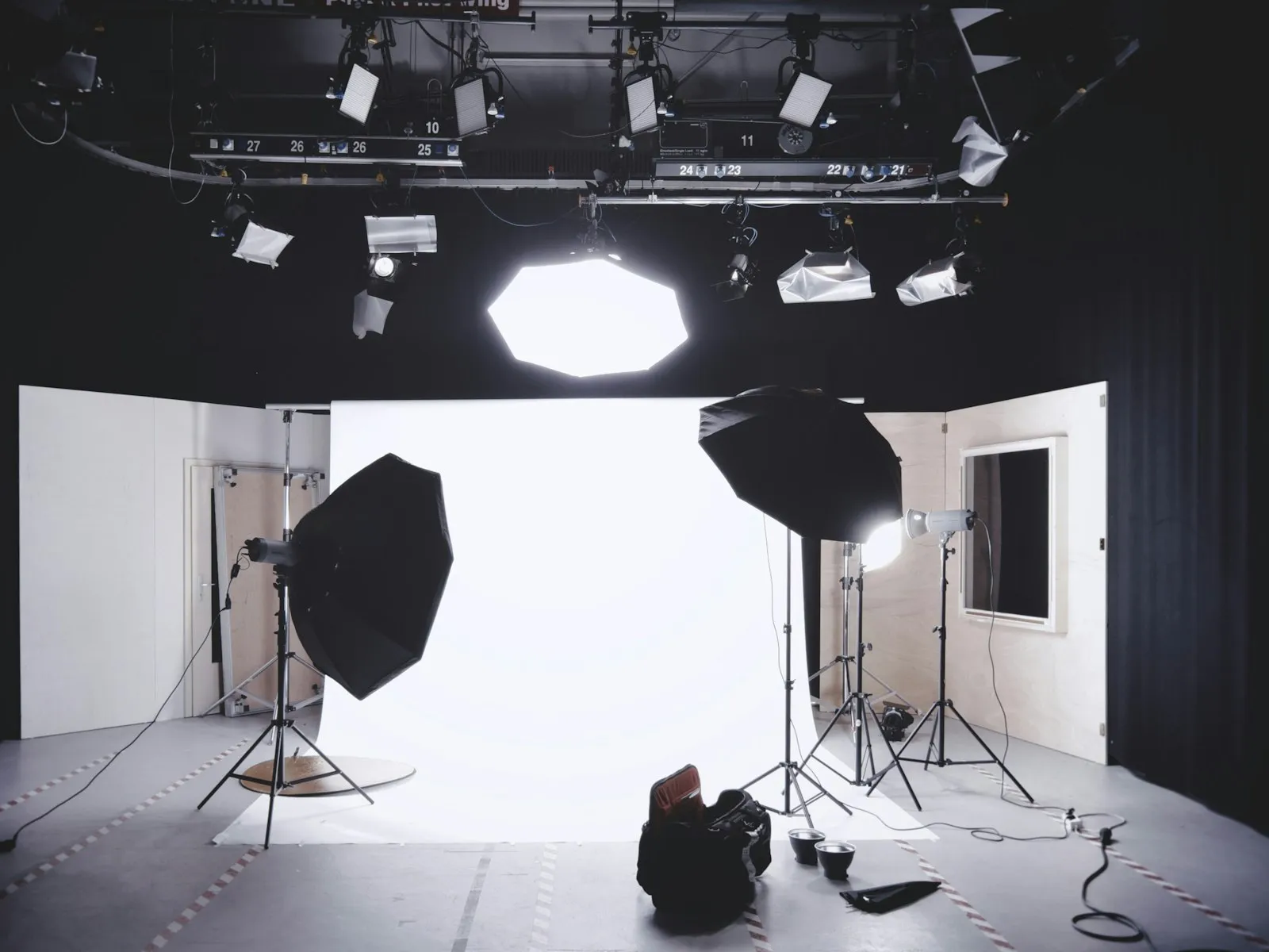Continuous Light vs Flash for Photography