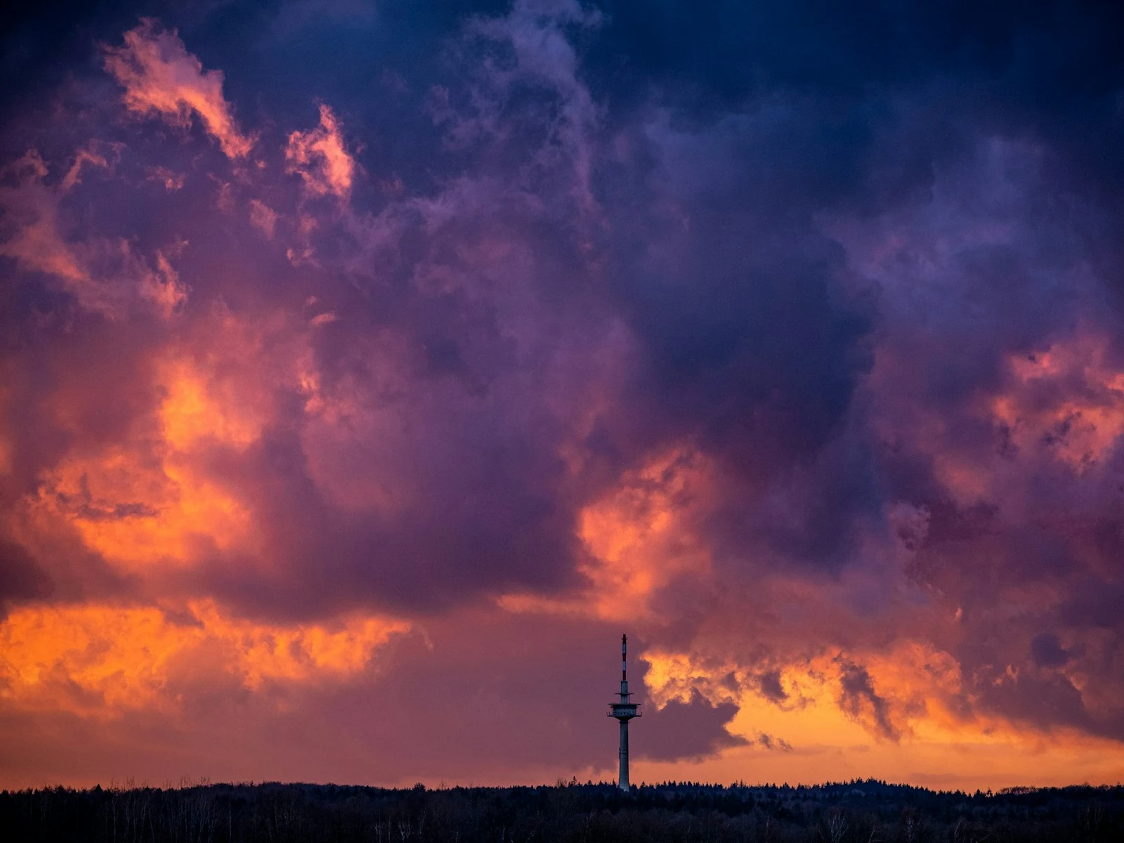 How to Photograph Sunsets That Don't Look Boring