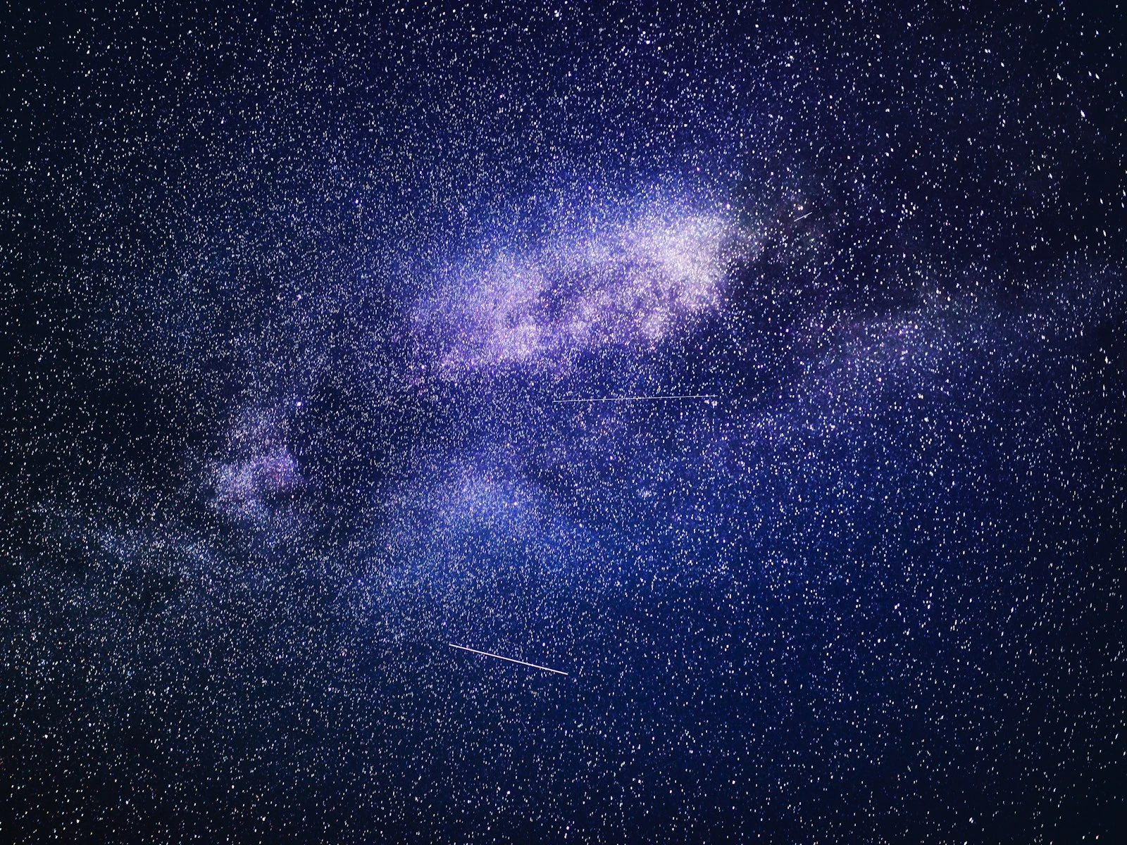 Outdoor Night Photography: City Lights and Long Exposures