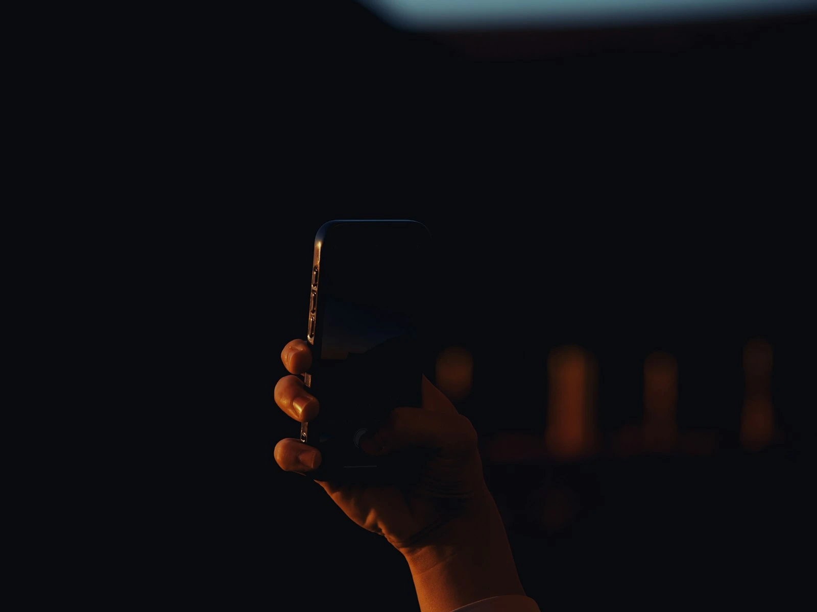 How to Take Better Low Light Photos on Your Phone